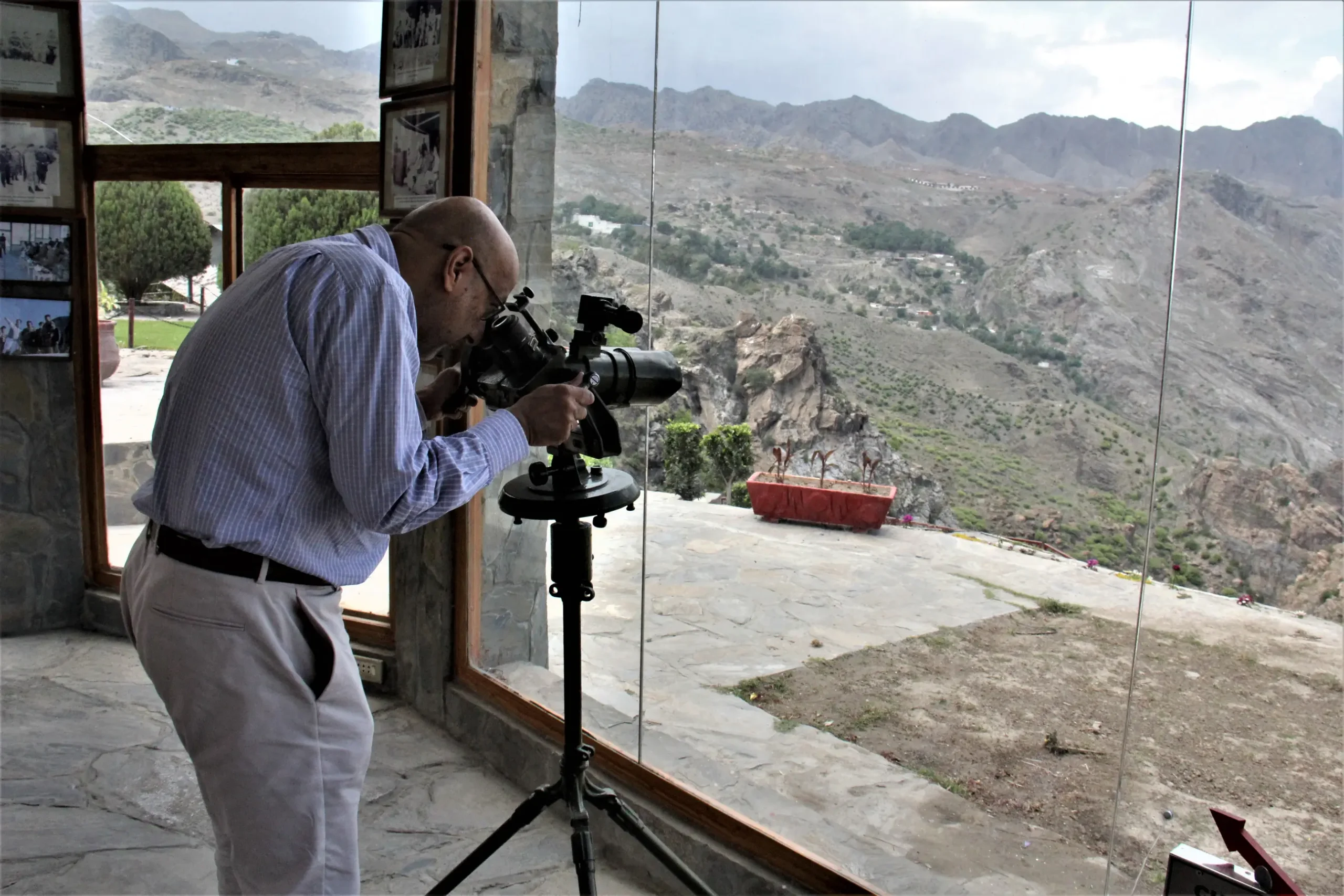 Farrukh Husain author and historian – Khyber Pass